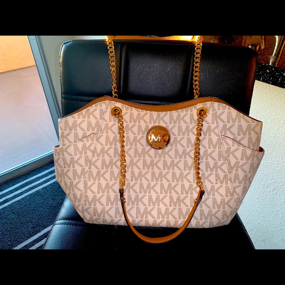 Michael Kors purse